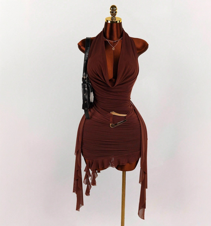 Elegantes, ärmelloses V-Ausschnitt Abendkleid von SimpleRick, hinten rückenfrei, geraffte Details, für besondere Anlässe.