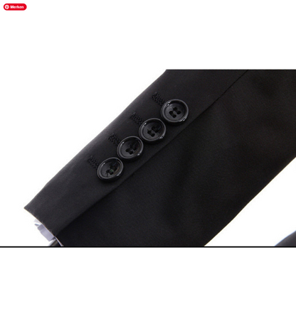 Maßgeschneiderter High Class Herren Businessanzug von SimpleRick mit Jacke, Weste und Hose, slim fit, knitterfrei und atmungsaktiv.