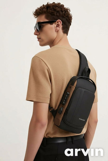 Stilvolle Brusttasche von SimpleRick mit integrierter Ladefunktion, aus robustem Stoff mit Reißverschluss und praktischem Design.